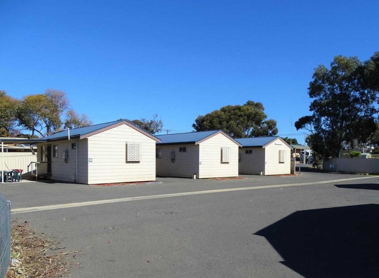 Moonta Bay Cabins Port Moonta Exterior photo