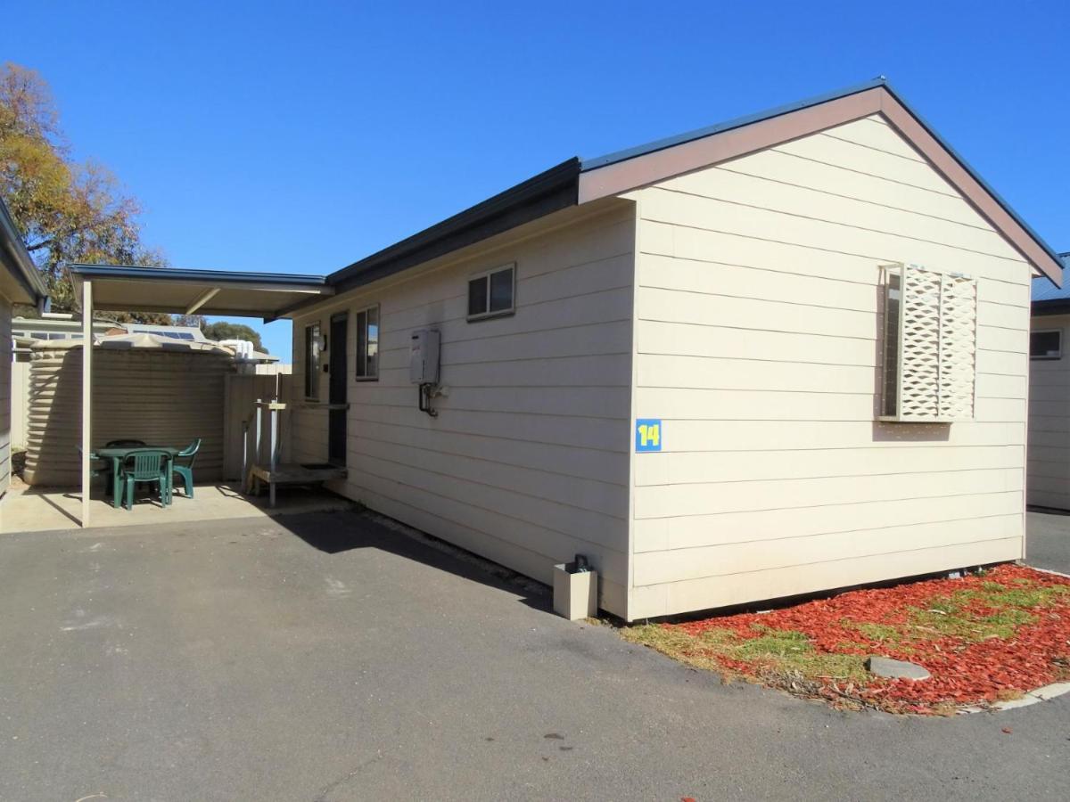 Moonta Bay Cabins Port Moonta Exterior photo