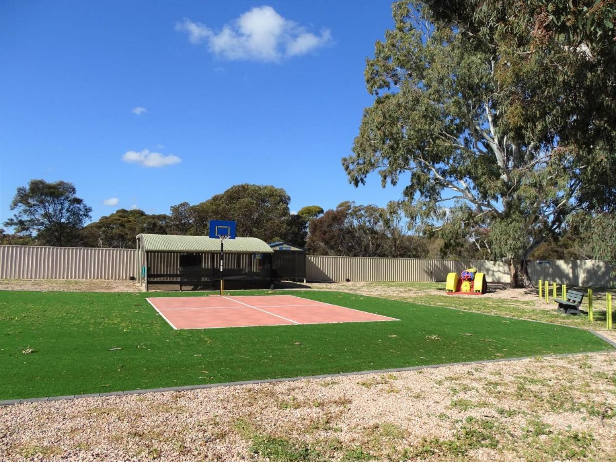 Moonta Bay Cabins Port Moonta Exterior photo
