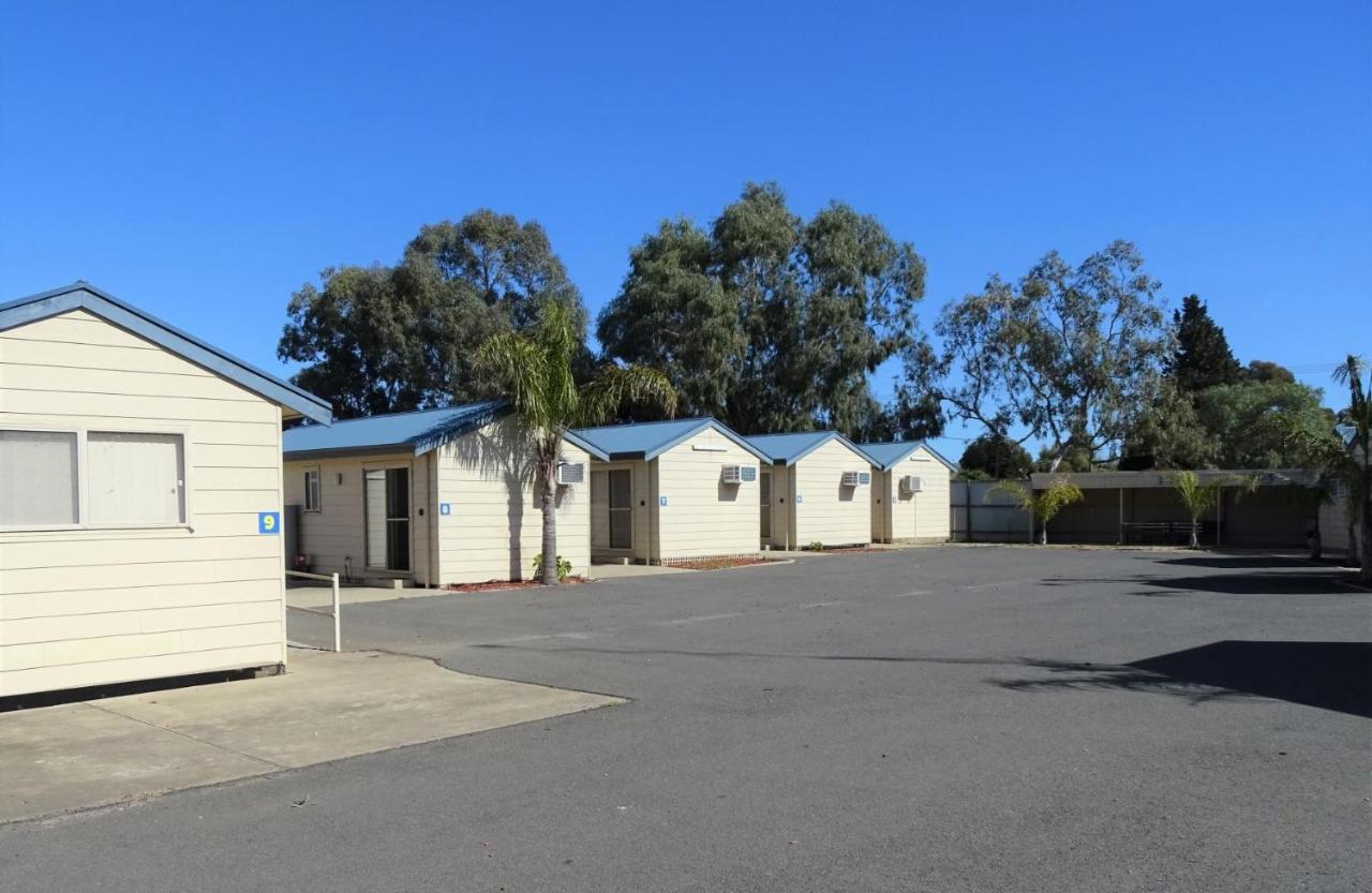 Moonta Bay Cabins Port Moonta Exterior photo