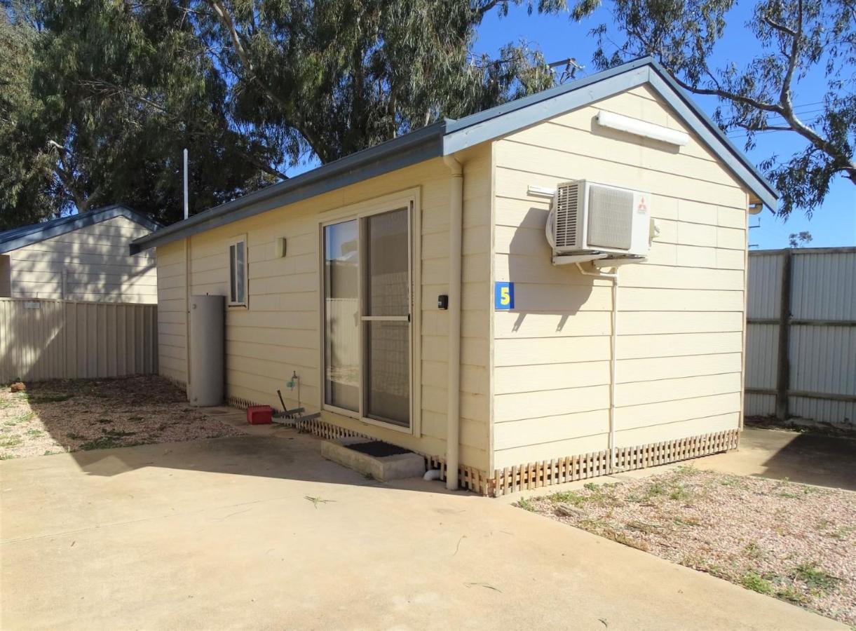 Moonta Bay Cabins Port Moonta Exterior photo