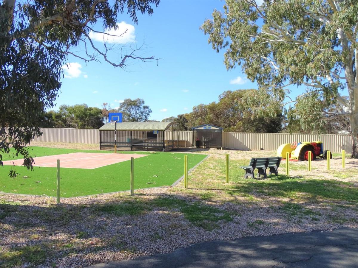 Moonta Bay Cabins Port Moonta Exterior photo