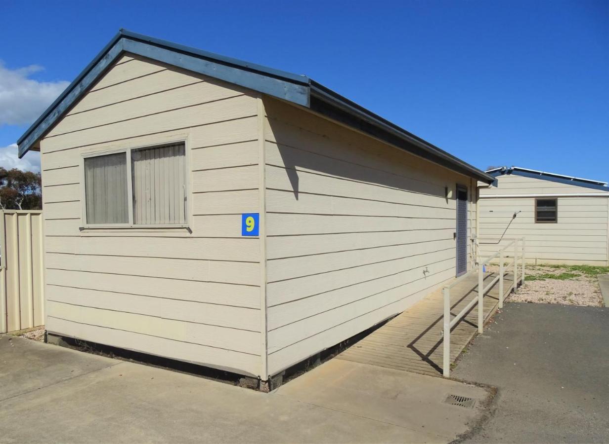 Moonta Bay Cabins Port Moonta Exterior photo