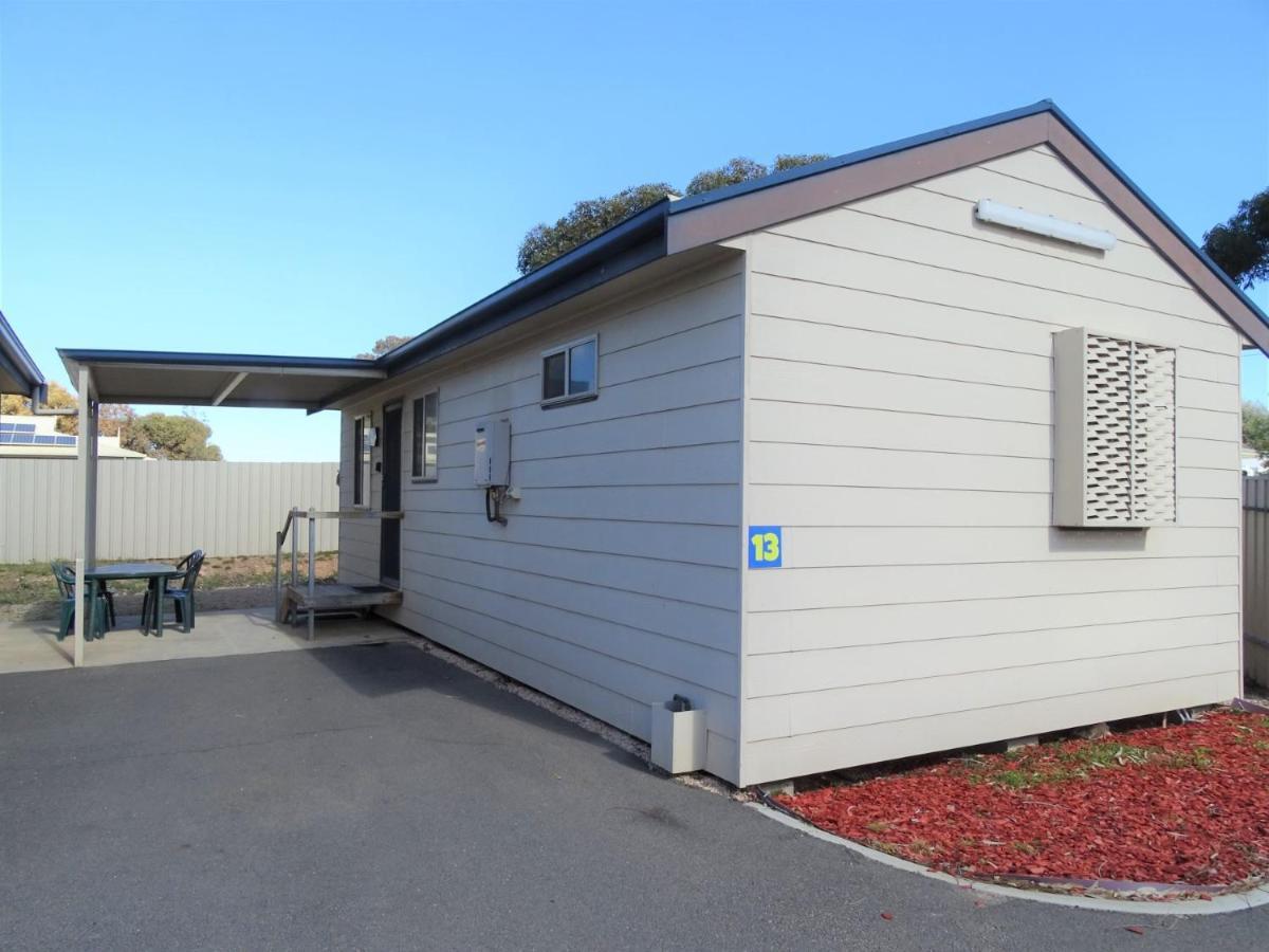 Moonta Bay Cabins Port Moonta Exterior photo